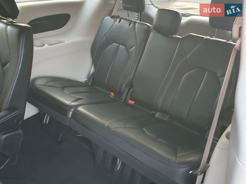 Минивэн Chrysler Pacifica 2020 в Киеве