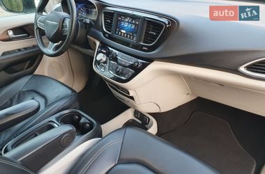Минивэн Chrysler Pacifica 2020 в Киеве