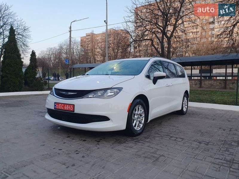 Минивэн Chrysler Pacifica 2020 в Киеве