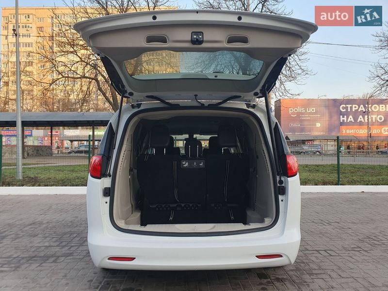 Минивэн Chrysler Pacifica 2020 в Киеве