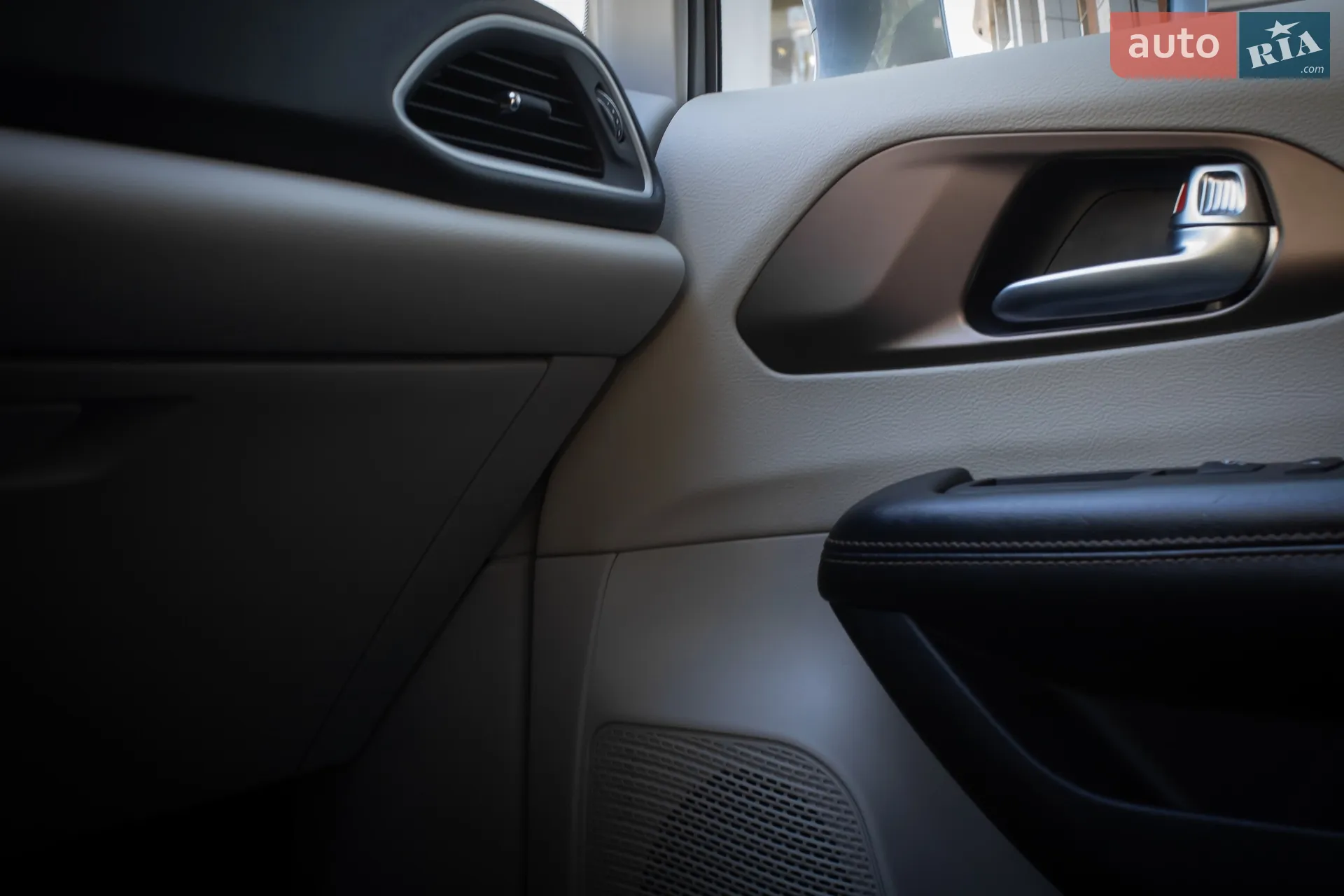 2019 Chrysler Pacifica - мініатюра 40