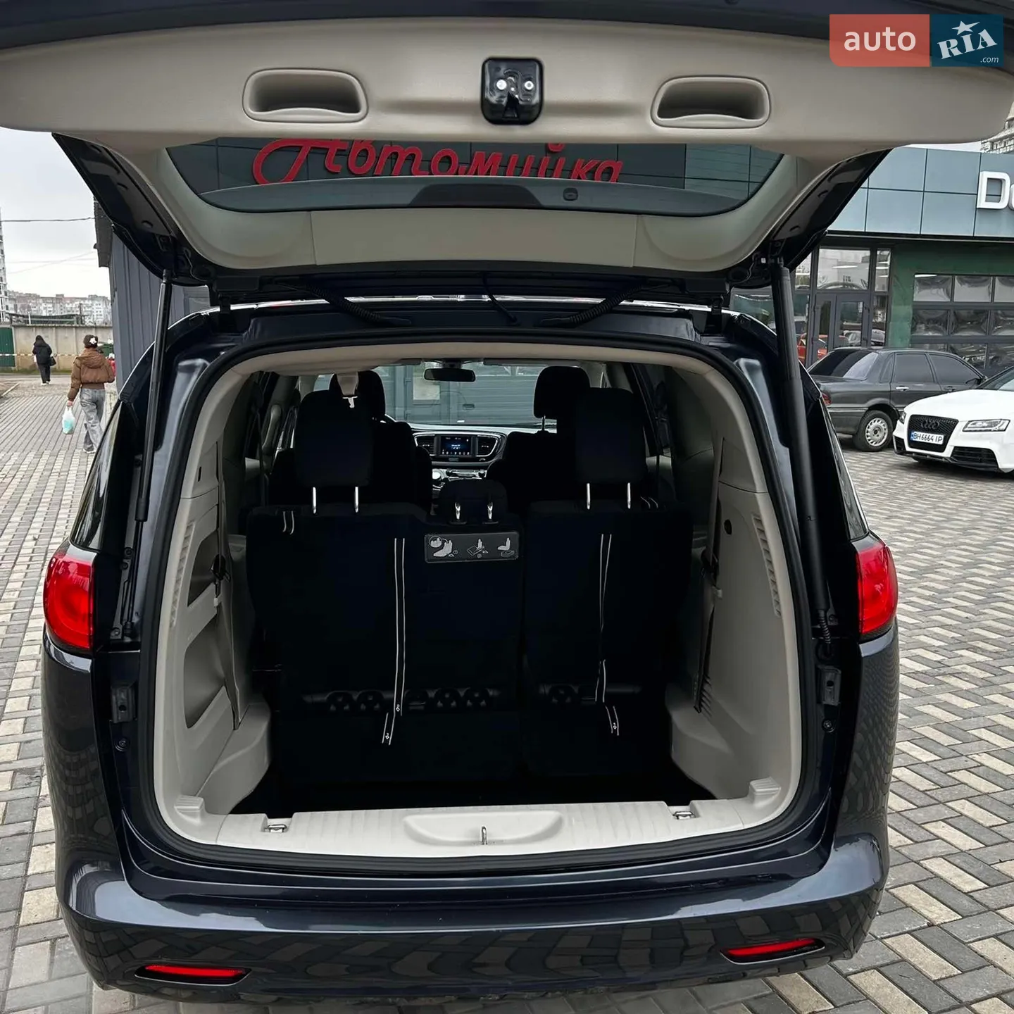 2019 Chrysler Pacifica - мініатюра 11