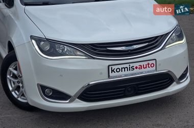 Минивэн Chrysler Pacifica 2017 в Хмельницком