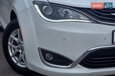 Минивэн Chrysler Pacifica 2017 в Хмельницком