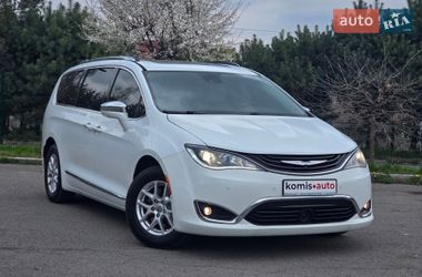 Мінівен Chrysler Pacifica 2017 в Хмельницькому Мінівен Chrysler Pacifica 2017 в Хмельницькому
