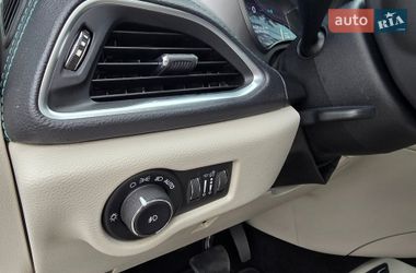 Минивэн Chrysler Pacifica 2017 в Хмельницком