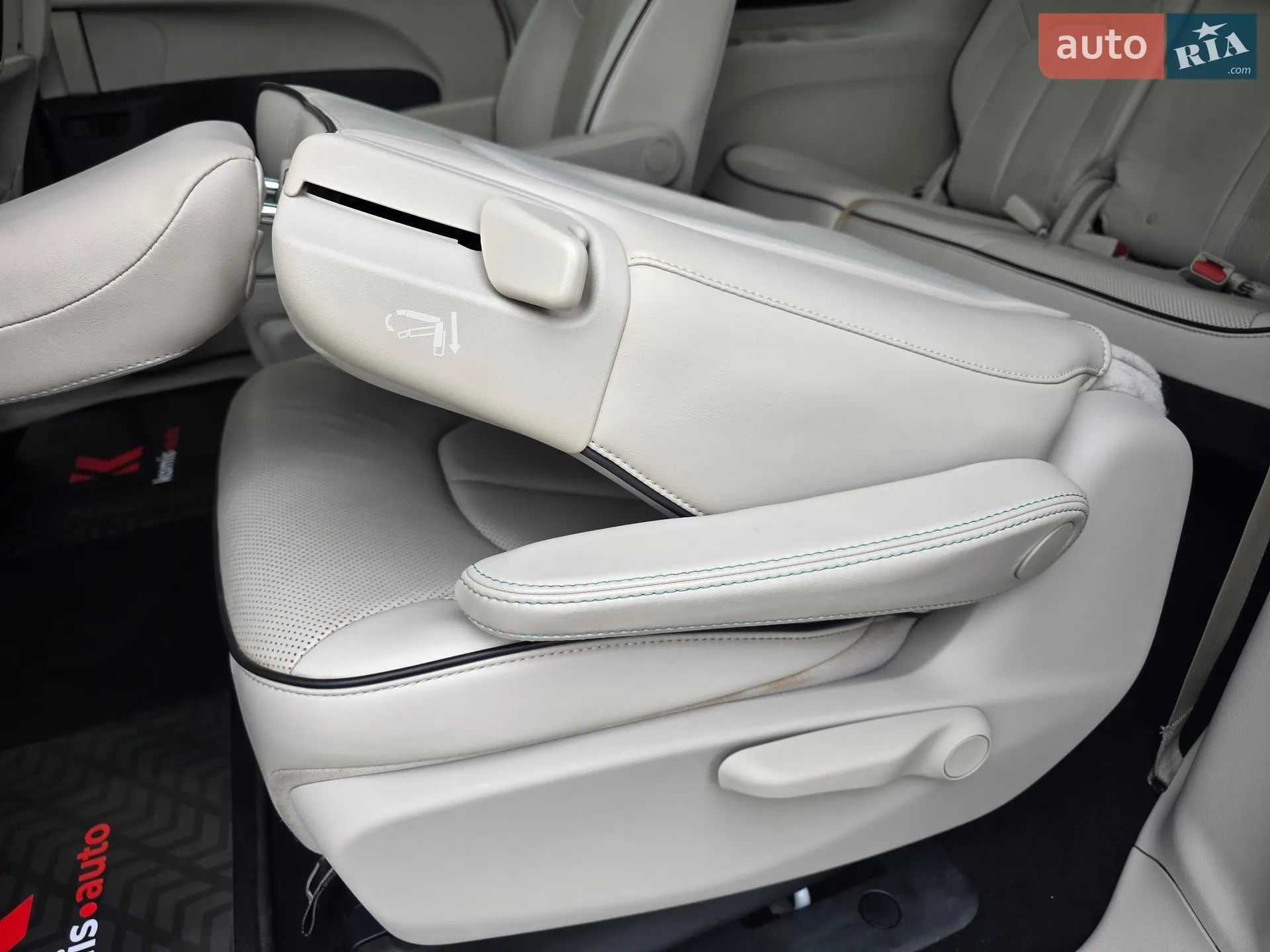 2017 Chrysler Pacifica - мініатюра 90