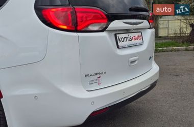 Минивэн Chrysler Pacifica 2017 в Хмельницком