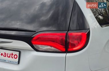 Минивэн Chrysler Pacifica 2017 в Хмельницком