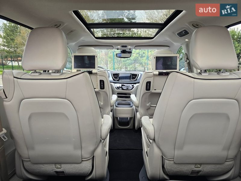 Минивэн Chrysler Pacifica 2017 в Хмельницком
