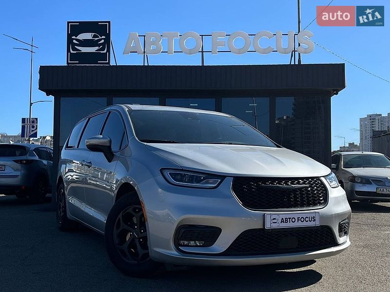 Chrysler Pacifica 2023