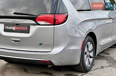 Минивэн Chrysler Pacifica 2017 в Киеве