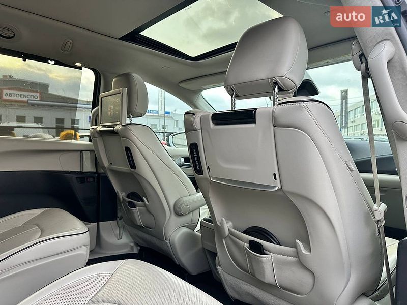 Минивэн Chrysler Pacifica 2017 в Киеве