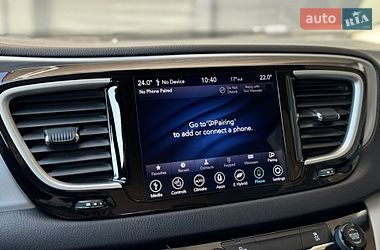 Внедорожник / Кроссовер Chrysler Pacifica 2018 в Киеве