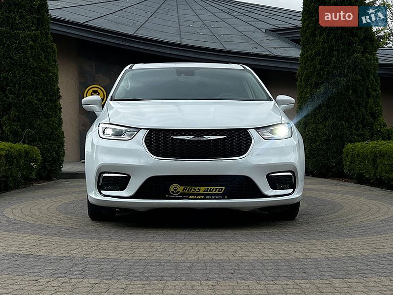 Мінівен Chrysler Pacifica 2022 в Львові