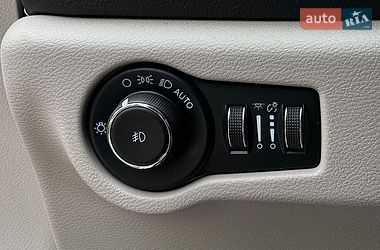 Мінівен Chrysler Pacifica 2022 в Львові
