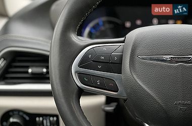 Мінівен Chrysler Pacifica 2022 в Львові