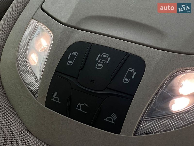 Мінівен Chrysler Pacifica 2022 в Львові