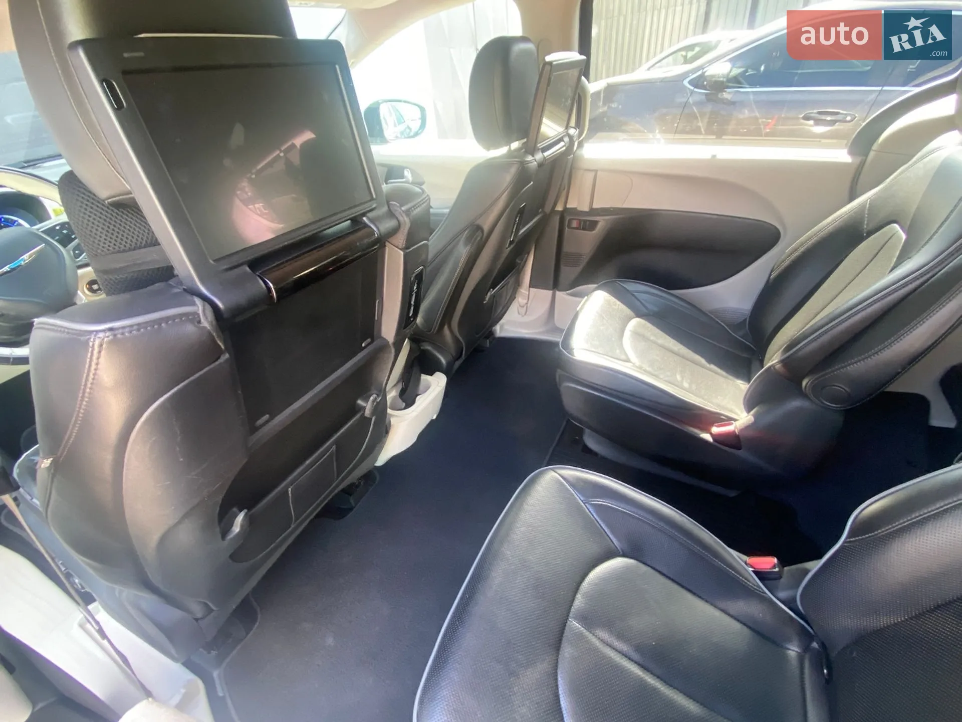 2018 Chrysler Pacifica - мініатюра 5