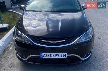 Мінівен Chrysler Pacifica 2018 в Ужгороді