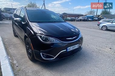 Мінівен Chrysler Pacifica 2018 в Ужгороді