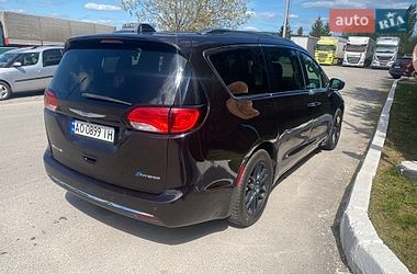 Мінівен Chrysler Pacifica 2018 в Ужгороді