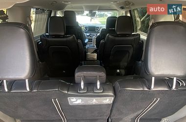 Мінівен Chrysler Pacifica 2018 в Ужгороді
