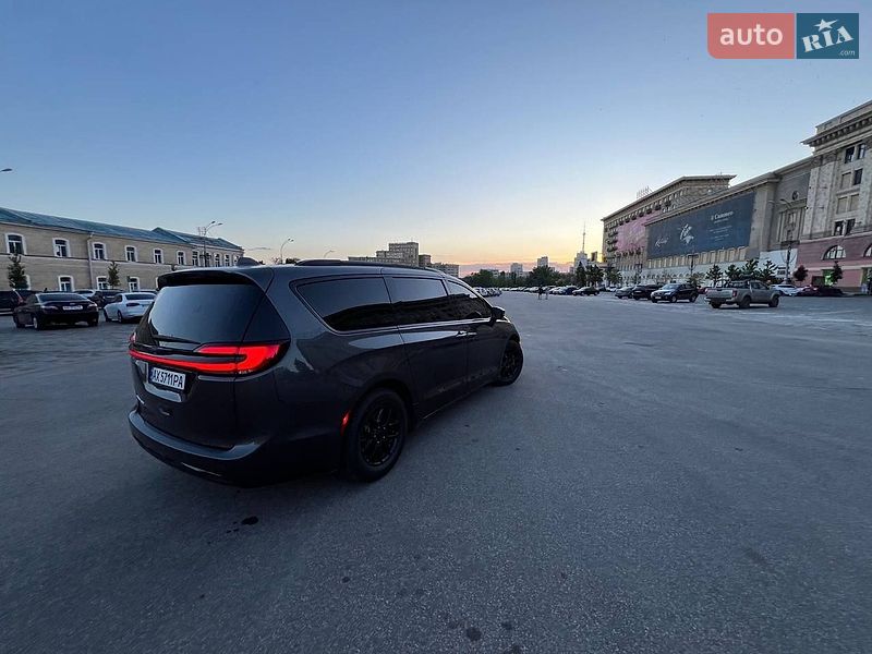 Мінівен Chrysler Pacifica 2021 в Харкові