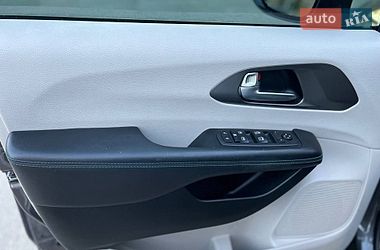 Мінівен Chrysler Pacifica 2021 в Харкові