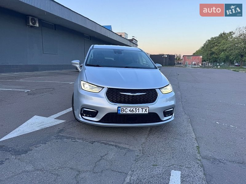 Мінівен Chrysler Pacifica 2022 в Львові