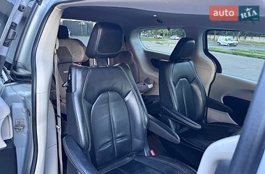 Мінівен Chrysler Pacifica 2022 в Львові