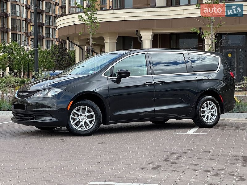 Мінівен Chrysler Pacifica 2016 в Києві