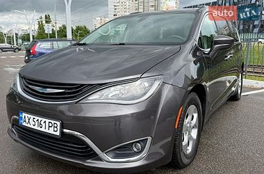 Минивэн Chrysler Pacifica 2017 в Харькове