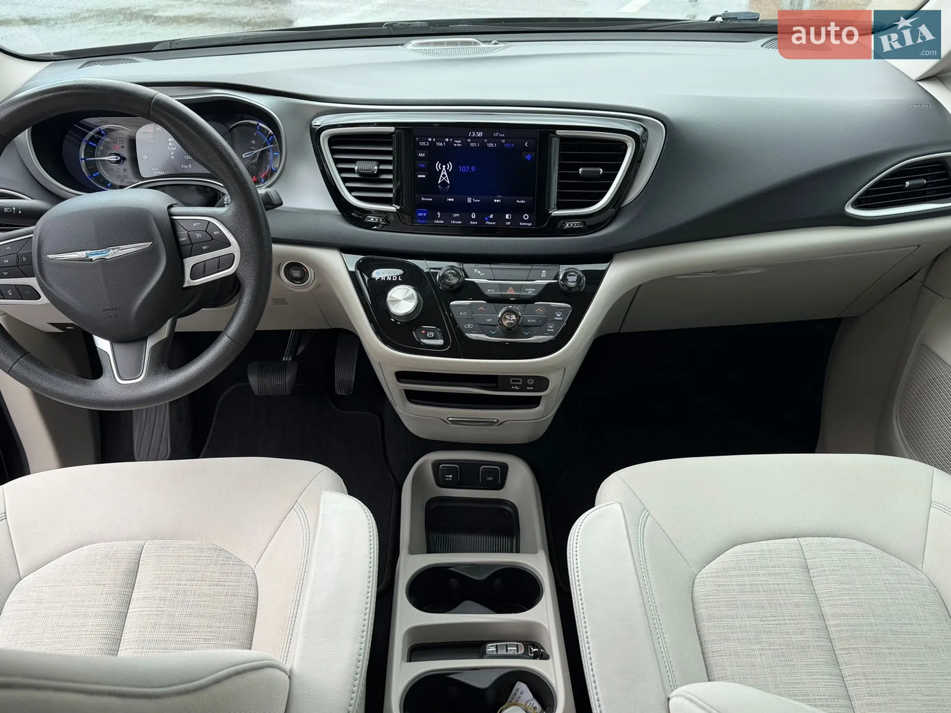 2017 Chrysler Pacifica - мініатюра 18