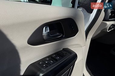 Мінівен Chrysler Pacifica 2021 в Києві