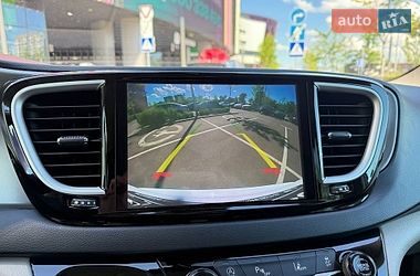 Мінівен Chrysler Pacifica 2021 в Києві