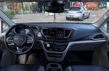 Мінівен Chrysler Pacifica 2021 в Києві