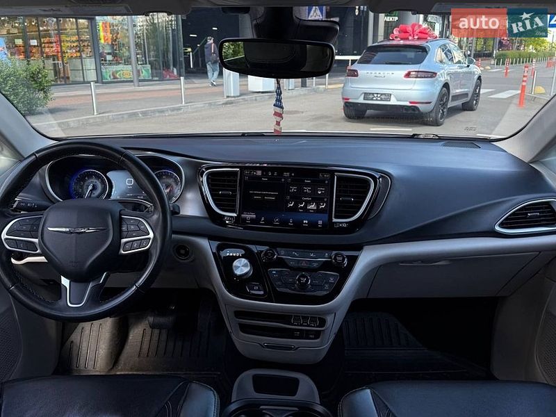 Мінівен Chrysler Pacifica 2021 в Києві