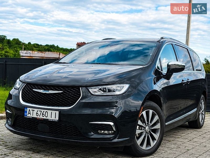 Мінівен Chrysler Pacifica 2021 в Івано-Франківську