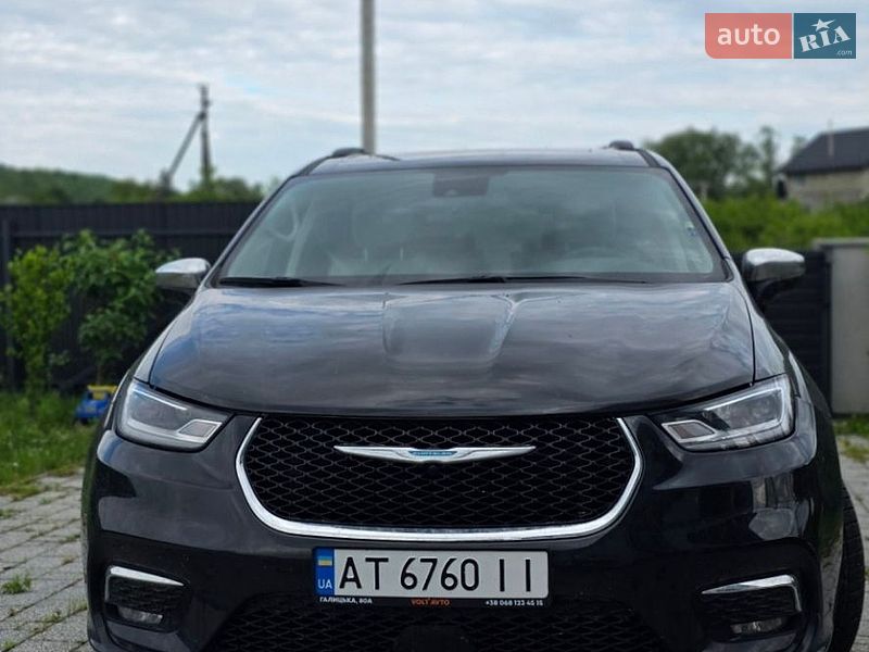 Мінівен Chrysler Pacifica 2021 в Івано-Франківську