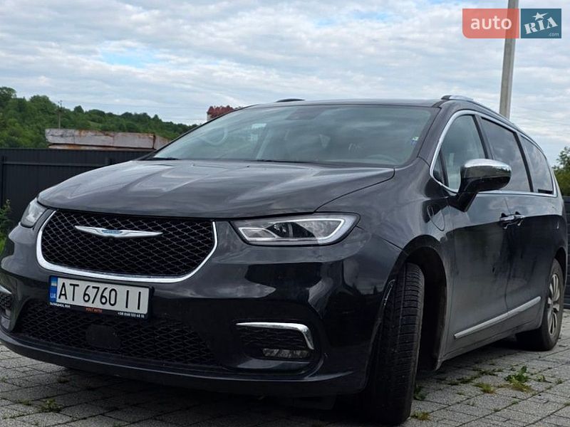 Мінівен Chrysler Pacifica 2021 в Івано-Франківську