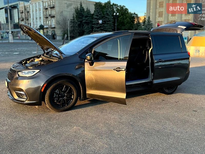 Chrysler Pacifica 2021