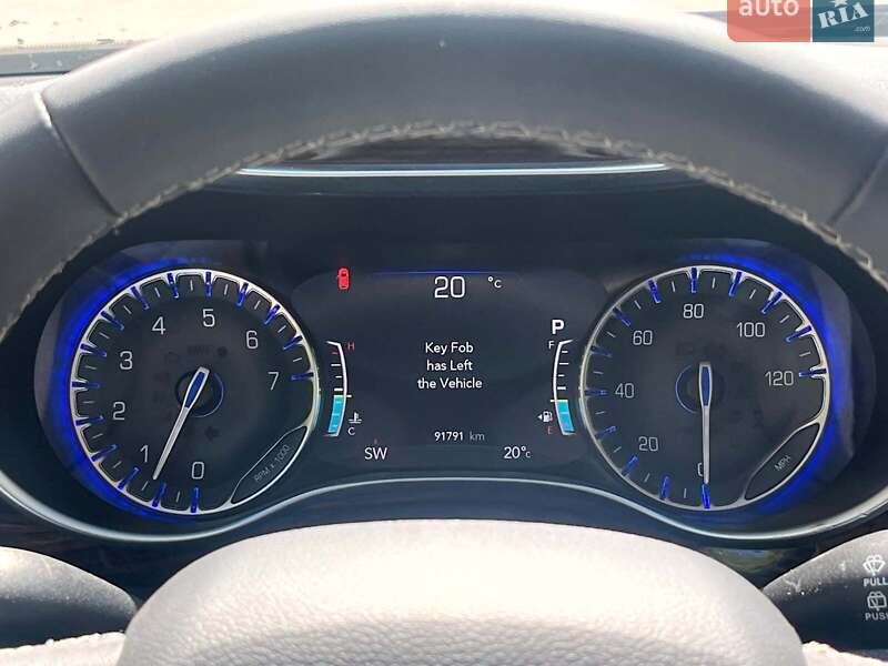 Минивэн Chrysler Pacifica 2021 в Киеве