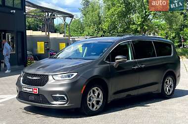 Минивэн Chrysler Pacifica 2021 в Киеве