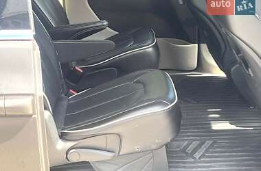 Минивэн Chrysler Pacifica 2021 в Киеве