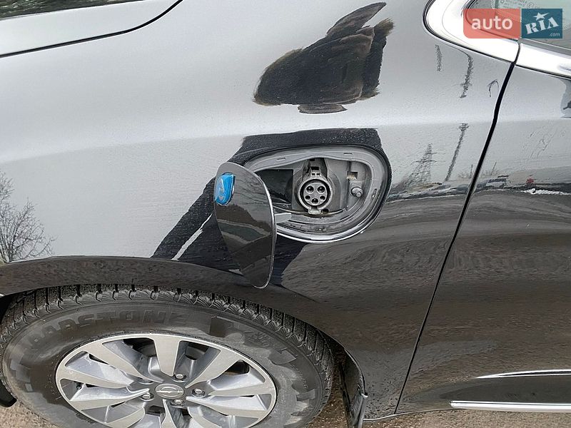 Мінівен Chrysler Pacifica 2018 в Ужгороді