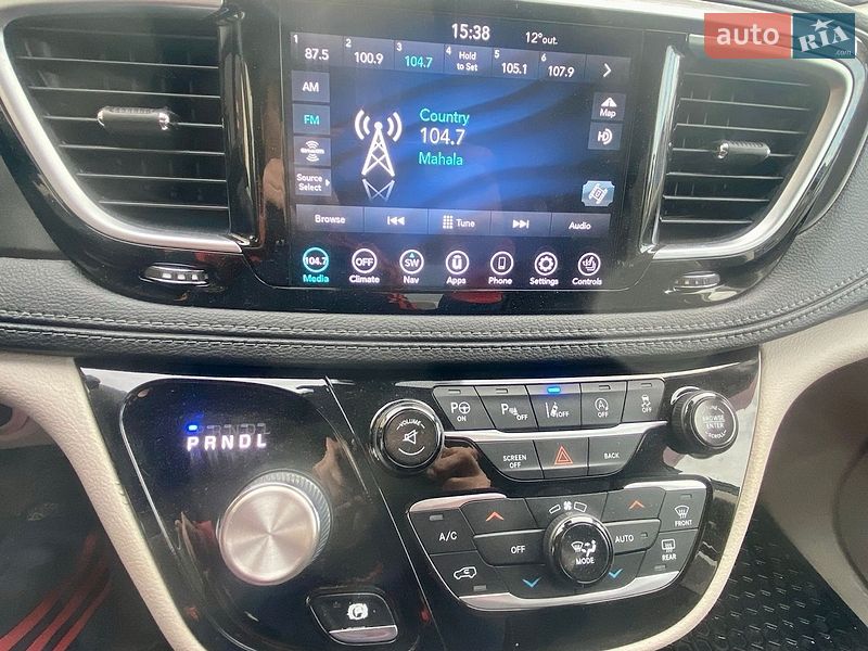 Мінівен Chrysler Pacifica 2018 в Ужгороді