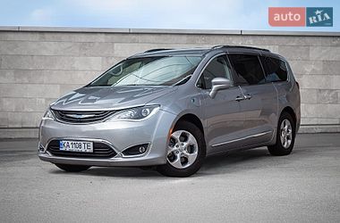 Мінівен Chrysler Pacifica 2019 в Києві