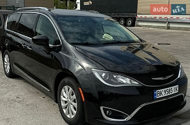 Универсал Chrysler Pacifica 2019 в Ровно