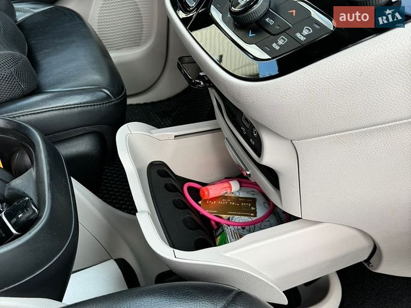 Універсал Chrysler Pacifica 2019 в Рівному